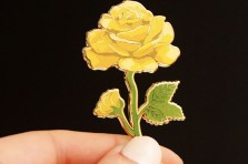 Pin's fleur - Rose (jaune)